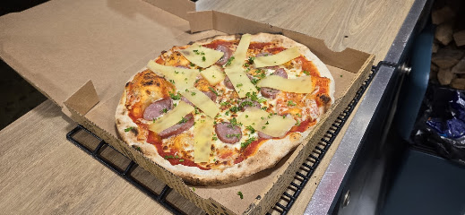 Pizza de L'AuthentiK pizza au feu de bois à Cintré